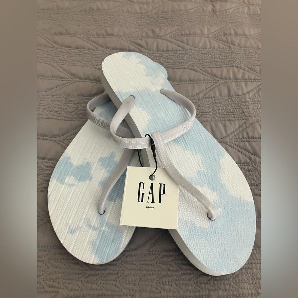 GAP Flip Flops New
